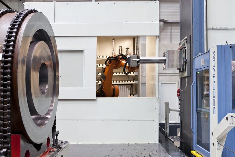 Die Bohrspindel lässt sich in W-Richtung um 1200 Millimeter ausfahren. (Bild: Pama, Springfeld)