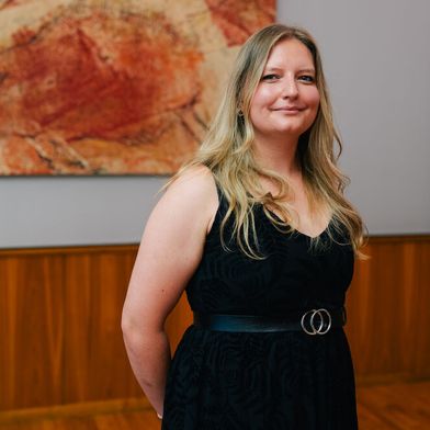 Dr. Francesca Schenkel und Kolllege Dr. Louis Becker haben jüngst den Gebrüder-Eickhoff-Preis entgegennehmen dürfen. Schenkel für eine neue Art der Branddetektion und Becker für die Verbesserung von Stahl für den 3D-Druck. Hier die Details zu den prämierten Dissertationen ... (Bild: RUB / Kramer)