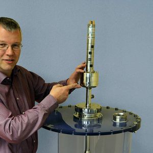 Thomas Meierkordt, Produktmanager für Tankreinigungsgeräte beim Armaturenwerk Hötensleben: „Die LZB-Druckluftmotoren eignen sich hervortagend für den Einsatz in Ex-Schutz-Zonen oder in der Lebensmittelindustrie.“ Bild: Altlas Copco Tools