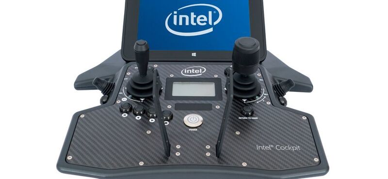 Intel Cockpit: Die Fernbedienung liefert Live-Bilder mit 1080p aus bis zu 500 Meter Entfernung.  (Intel)