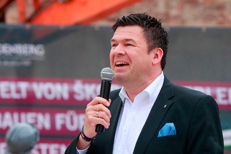 Zum Spatenstich hatte Christian Welling, Geschäftsführer der Graf Hardenberg Betriebe in Karlsruhe, auf die Notwendigkeit der Modernisierung des Betriebs hingewiesen. Nicht zuletzt wegen der kommenden Elektromobilität.  (Bild: Hardenberg-Gruppe)