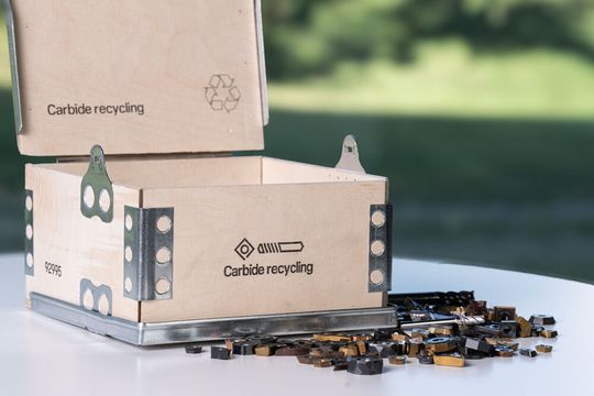 Können verschlissene Zerspanungswerkzeug absolut nicht mehr aufbereitet werden, dann empfiehlt sich das Werkzeugrecycling, bei dem unter anderem auch wichtige und knappe Rohstoffe wie Wolfram wiedergewonnen werden.(Bild:  Sandvik Coromant)