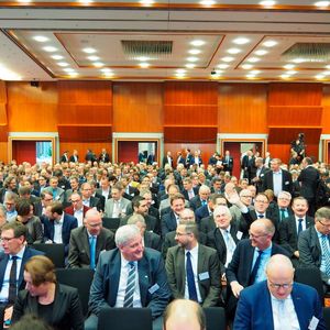 (Mühlenkamp / PROCESS)