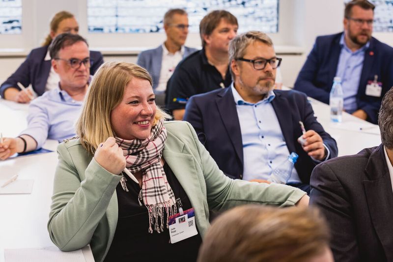 Impressionen vom 24. Würzburger EMS-Tag: Im Mittelpunkt standen aktuelle Branchenthemen, praxisnahe Impulse und insbesondere der persönliche Austausch innerhalb der EMS-Community. (Bild: Stefan Bausewein)