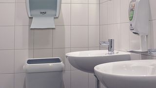 Der berührungsfreie Handtuchspender: eine hygienische Alternative zu Heißlufttrocknern. (Foto: Makra)
