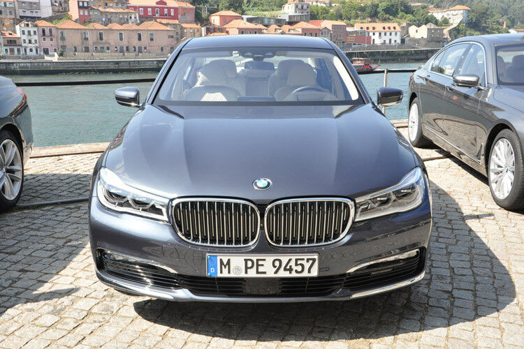 BMW hat im 7er alles verbaut, was der Konzern an serienreifen Technologien so zu bieten hat. (Foto: Wehner)