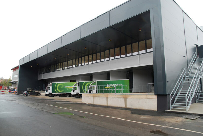 Außenansicht Logistikzentrum (Bild: Oerlikon Leybold Vacuum)