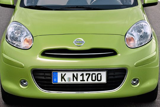 Als „sympatisches und verschmitztes Gesicht“ will Chefdesigner Makoto Yamane die Front des Micra IV verstanden wissen. (Nissan)