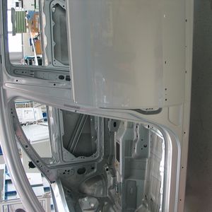 Im neuen VW-Passat wird eine komplette Teilefamilie der integrierten Fahrgastzelle durch sogenanntes Presshärten, also einer Kombination von Umformung und Härten, hergestellt.