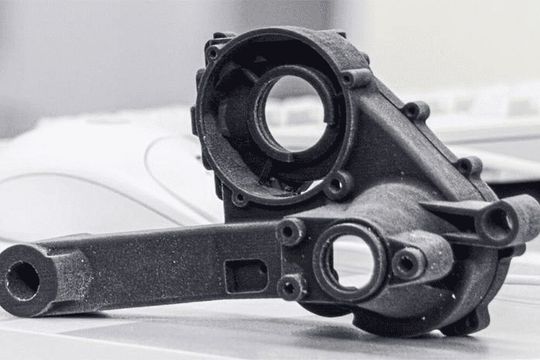 Maßgeschneiderte Bauteile werden bei Xometry mit höchster Präzision gefertigt.(Bild:  Xometry)