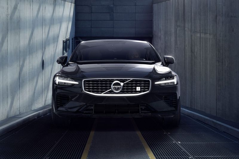 Erstmals ist der neue S60 T8 Plug-in-Hybrid als Topausstattungsvariante Polestar-Engineered verfügbar. (Volvo)