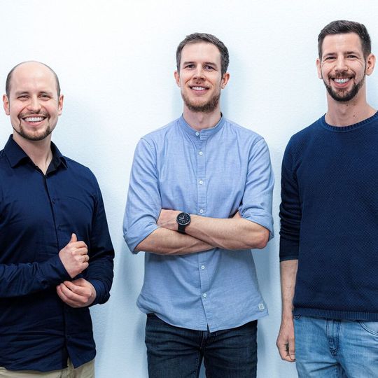 “Optimate aims to double in size to 20 employees by the end of 2023,” says the management team of the Trumpf start-up (from left to right CSO Sebastian Beger, CEO Jonas Steiliing and CTO Max Hesselbarth). “Optimate aims to double in size to 20 employees by the end of 2023,” says the management team of the Trumpf start-up (from left to right CSO Sebastian Beger, CEO Jonas Steiliing and CTO Max Hesselbarth).