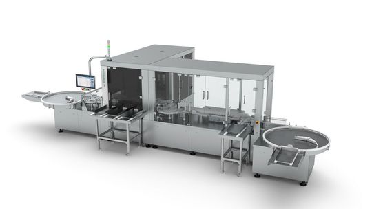 Die Inspektionsplattform AIM9 verarbeitet bis zu 600 Vials pro Minute.(Bild:  Syntegon)