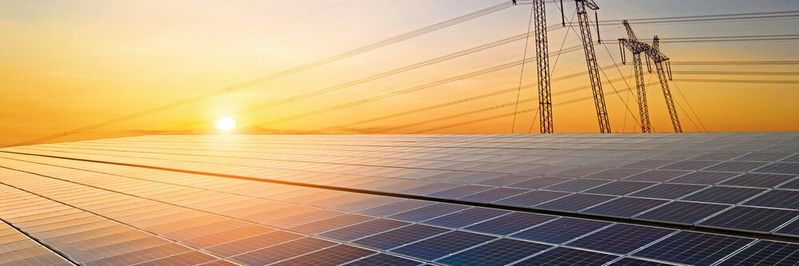 Solarpark: Auf einem ehemaligen Braunkohletagebau im Süden von Leipzig entsteht auf einer Fläche von 500 Hektar ein Solarpark mit einer Leistung von 650 Megawatt.