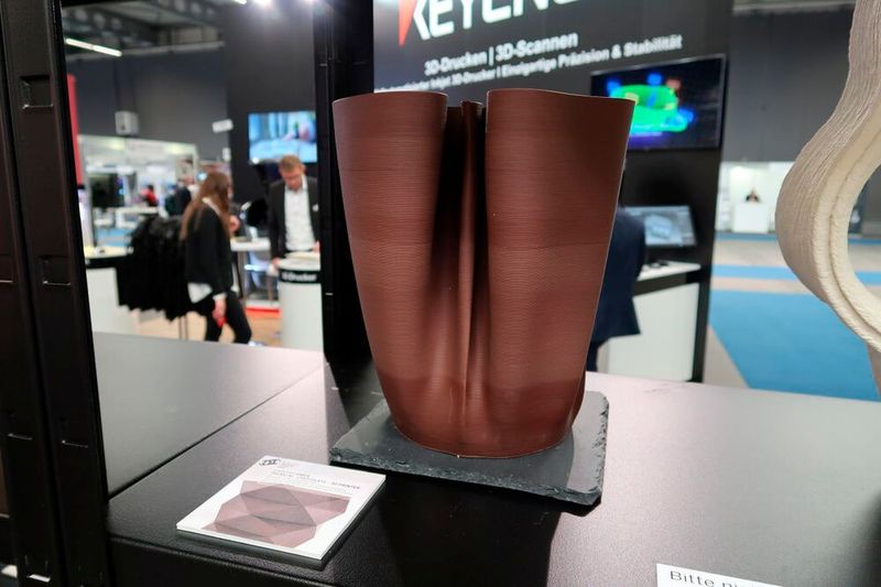 ...und zu guter Letzt: 3D-Druck zum Essen. Der Schokoladen-3D-Drucker der Ostschweizer Fachhochschule ermöglicht die Herstellung von additiv gefertigten Sujets mit Schweizer Premium-Schokolade. (Bild: D. Quitter - VCG)