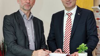 Vereinbaren enge Zusammenarbeit: Josef Brusa (links) und Ludwig Zollner (Bild: Zollner)