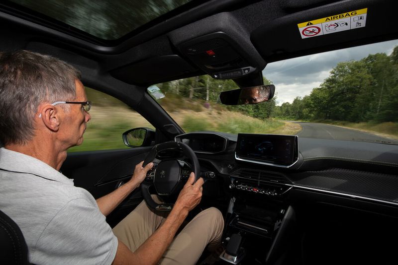 Die volle Leistung steht nur im Sport-Modus zur Verfügung. (Peugeot)