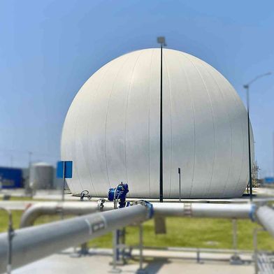 Environtec-Technologie sorgt für einen sicheren, nachhaltigen Betrieb der Biogaslinie in der Kläranlage "PTAR Las Esclusas" in Ecuador. (Bild: Environtec)
