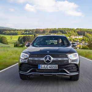 (Mercedes)