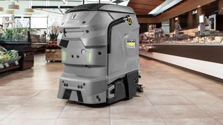 Kommt autonom daher und hat den Gesamtsieg des Innovation Awards auf der Reinigungsfachmesse Interclean 2018 in Amsterdam eingeheimst: die Scheuersaugmaschine KIRA B 50. (Kärcher)