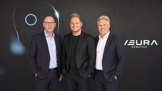 Sie haben den Kauf von Adlatus durch Neura eingefädelt (v.l.n.r.): Adlatus-CEO Stefan Erhardt, Neura Robotics-CEO David Reger und Andreas Lindemann, Geschäftsführer der Neura Mobile Robots GmbH. (Bild: Neura Robotics)