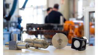 Different measurement techniques can provide answers to different questions. The “Clear” project is investigating which sensors are suitable for detecting foreign particles in plastic melts.  (Source: Luca Hoffmannneck/ SKZ)