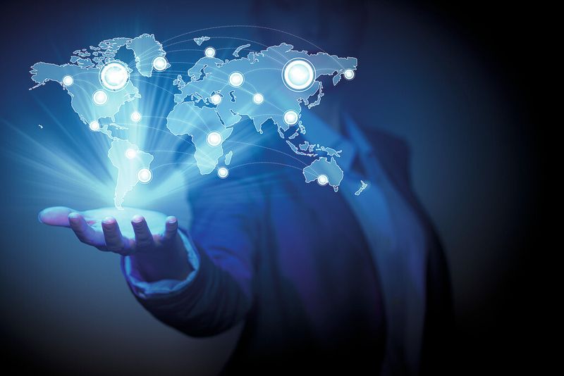 Unternehmen, die in global verteilten Werken viele Produkte mit hoher Variantenvielfalt fertigen, geraten bei ihren Optimierungsbemühungen regelmäßig in einen Zielkonflikt. (Bild: Sergey Nivens - Fotolia.com)