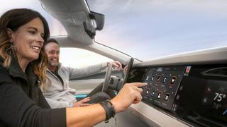 Stellantis will mit der Geschäftseinheit „Mobilisights“ Daten vermarkten, die vernetzte Fahrzeuge des Konzerns generieren. (Bild: Stellantis)