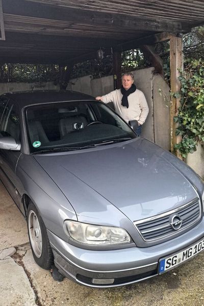 Auch Udo Feck ist Omega-B-Fan durch und durch. Auch er schätzt seinen Rüsselsheimer mit Dieselmotor als sparsamen und zuverlässigen Langstreckenwagen. Alles, was bei diesem im Lauf von gut 110.000 Kilometern kaputtging, war die Lichtmaschine und der Kurbelwellensensor. Und einmal war der Auspuff fällig. (Bild: Udo Feck)