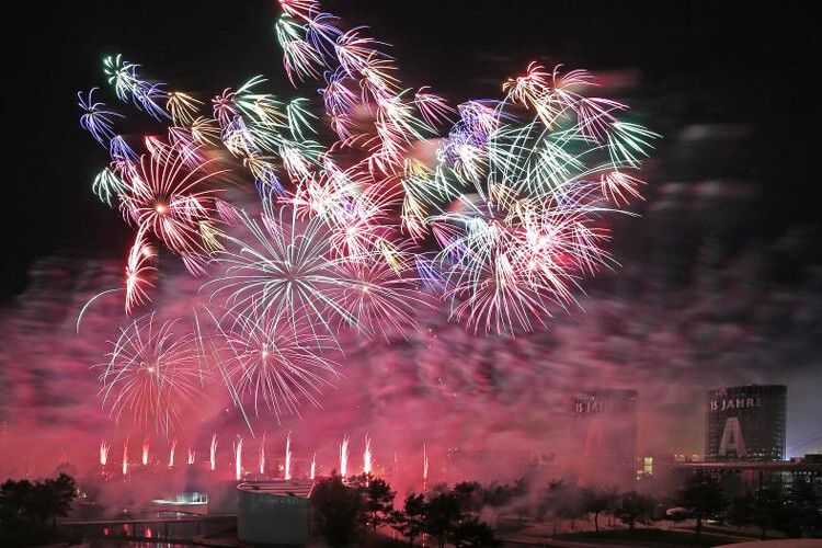 Höhepunkt des Abends war ein spektakuläres Höhenfeuerwerk. (Foto: VW)