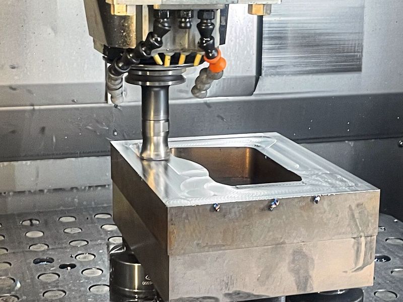 Leistet gleich beim Schruppen gute Vorarbeit: Der 35-Millimeter-Hochvorschubfräser NeoMill-4-HiFeed-90.  (Bild: Mapal)