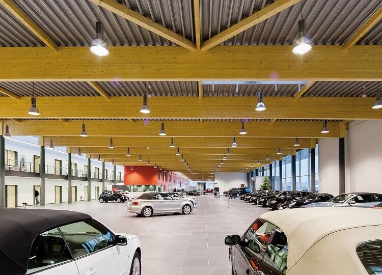 Ein großzügiges Autohaus nur für gebrauchte Fahrzeuge in allen Preisklassen. (Foto: Zaeske und Partner Architekten  BDA)