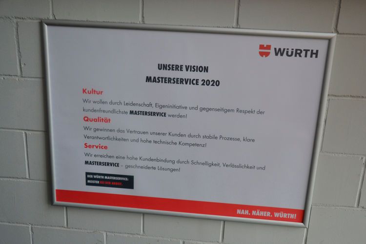 … mehrmals täglich an der Vision Masterservice 2020 vorbei. Auf eine passende Art und Weise …  (Foto: Michel / »kfz-betrieb«)