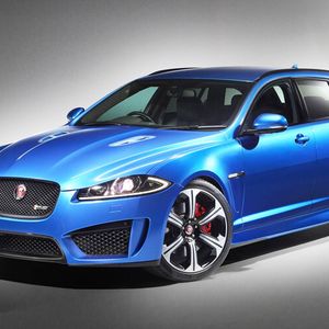 Der XFR-S Sportbrake ist das dritte Modell der R-S-Linie: Der britische Newcomer ist ab Juli zum Preis von 110.450 Euro bei den deutschen Händlern verfügbar.