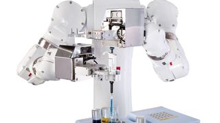 Roboter können im Labor viele Aufgaben erfüllen und damit Prozesse beschleunigen.  (Bild: Yaskawa)