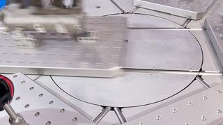 Vorrichtungskarussell mit fünf Paletten-Parkplätzen. Bild: Horst Witte (Archiv: Vogel Business Media)