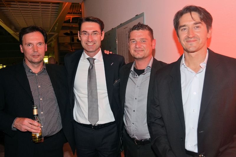 Der neue Azlan-Chef Joachim Braune (2. v. l.) feierte auf der Party seinen Einstand. (Archiv: Vogel Business Media)