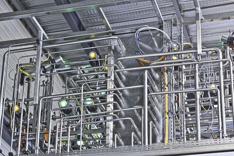 Das Rohrumformgehäuse hilft bei der Gestaltung leichterer Anlagen und nachhaltigerer Prozesse in der Pharma-, Food- und Kosmetikindustrie.  (Bild: Bürkert Fluid Control Systems)