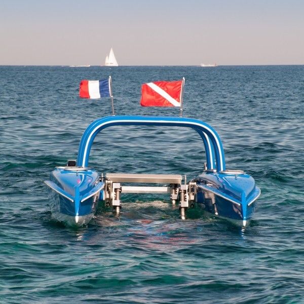 Das elektrisch betriebene Freizeit-Boot Platypus: Es verbindet die zwei Wassersportarten Bootfahren und Tauchen. (Platypus)