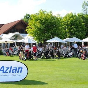 Bei bestem Wetter trafen sich 147 Teilnehmer in der Nähe des Starnberger Sees zum Azlan Golf Cup.