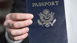 Beim Identitätsbetrug mit gefälschten Dokumenten kommen Reisepässe nur zu 24 Prozent zum Einsatz, gefälschte Personalausweise dagegen mit 76 Prozent dreimal häufiger. (gemeinfrei)