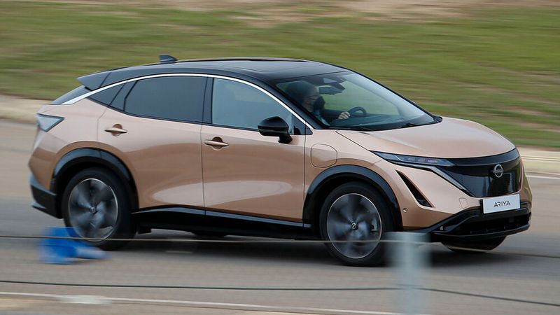 Natürlich gibt es den Ariya auch mit Allradantrieb. (Bild: Victor Henao/Nissan)