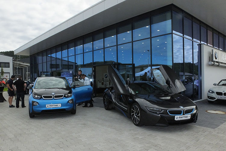 Am Samstag konnten sich die Besucher unter anderem die BMW i-Modelle ansehen ... (Matthes)