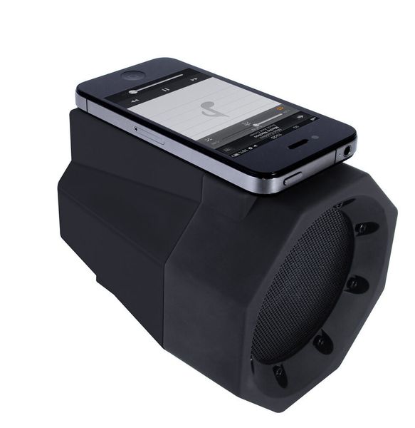 Prezzybox.com bietet die Touch Speaker Boom Box an. Der Bluetooth-Lautsprecher soll für rund 22 Euro bis zu zehn Stunden Musik wiedergeben können. Der Weihnachtsabend ist damit musikalisch gerettet. (Prezzybox.com)