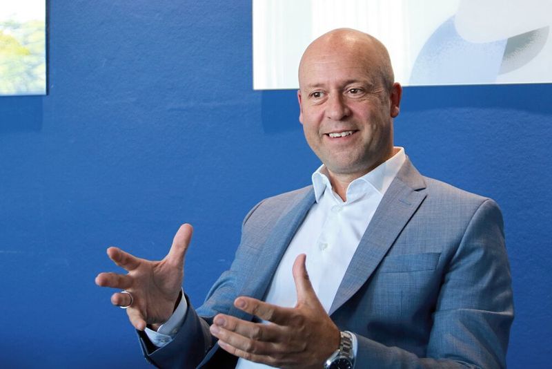Nachdem SKF die SKF Motion Technology an Triton verkauft hat, ist bereitet man sich jetzt auf den neuen Markenauftritt vor. Sven Wenig schätzt die Agilität und die kurzen Wege, um Entwicklungen schnell voranzubringen. (Stefanie Michel)