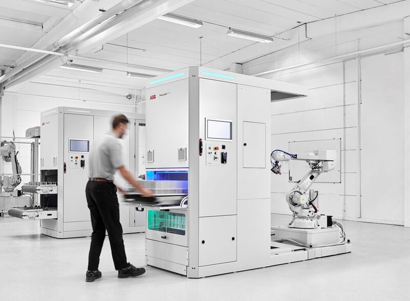 Zur Markteinführung bietet ABB Flexloader-Modelle mit Schubladen (Trays) und Förderband (Conveyor) an. Hier der Flexloader M Tray mit Schubladensystem, der wegen seiner Kompaktheit fast überall Platz finde. (ABB)