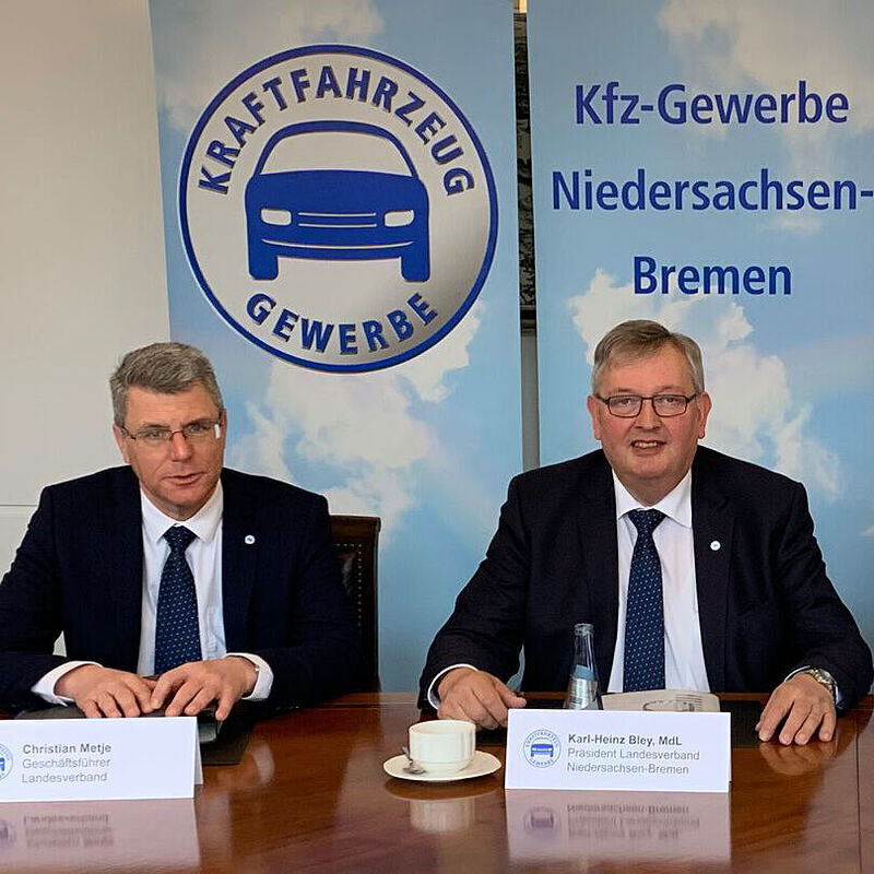 Blicken auf ein gutes Autojahr 2019 zurück: (v. li.) Christian Metje, Geschäftsführer des Landesverbands Niedersachsen-Bremen, und dessen Präsident Karl-Heinz Bley. 