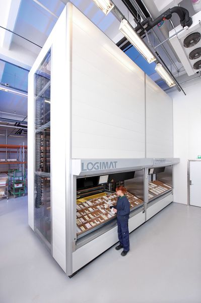 Mit dem Logimat-System lassen sich im Vergleich zu herkömmlichen statischen Lagerlösungen bis zu 90 % Lagerfläche sparen. (Bild: SSI Schäfer)