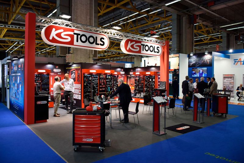 KS Tools zeigte einen Querschnitt durch das Sortiment seiner mehr als 36.000 Werkzeuge. (Holz / »kfz-betrieb«)