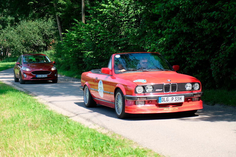Der BMW Alpina E 30, Baujahr 1988, von Pierre und Christian Obinger ist auch schon ein Oldtimer. (Holger Zietz)